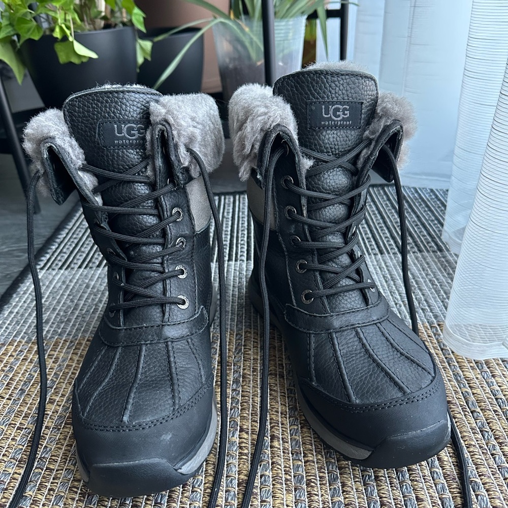 UGG Women's Black Grey Winter Boots Adirondack Size 7